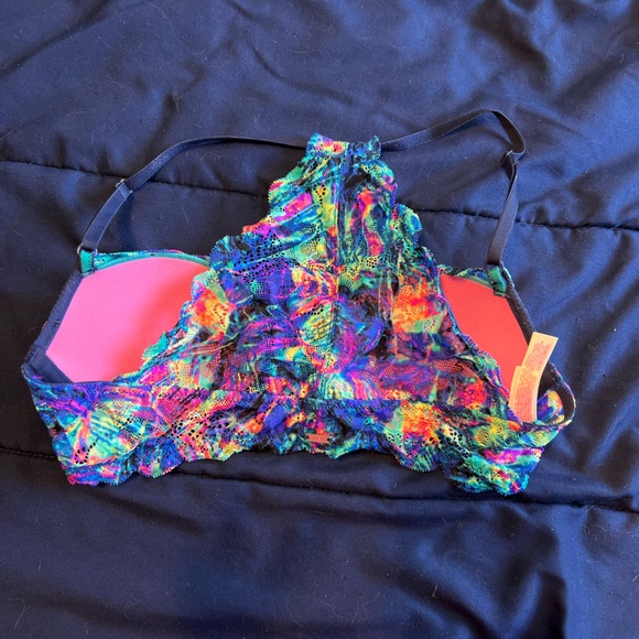 Victoria’s Secret Pink racerback push up - Picture 2 of 4